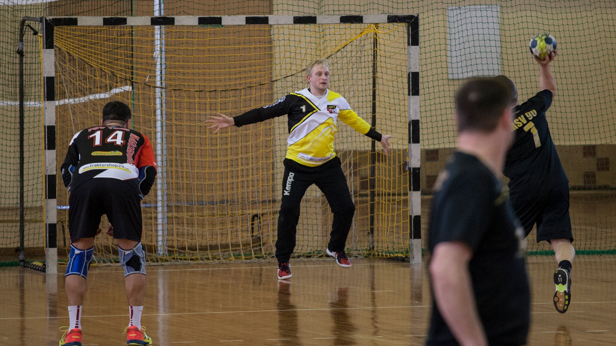 gehalten !  ---> S. B hm